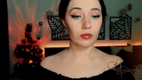 Snapshot of missbeverlymills chatting on 01-06-25, 05:49 The divine Beverly online show from 01-06-25, 05:49