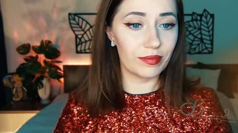 Snapshot of missbeverlymills chatting on 01-15-25, 10:27 The divine Beverly online show from 01-15-25, 10:27