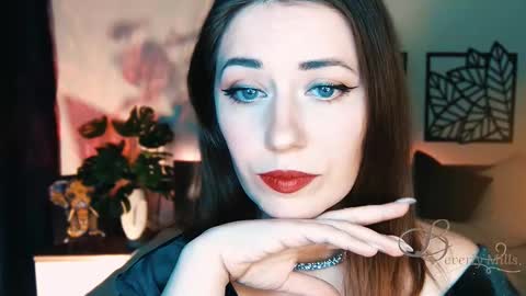 Snapshot of missbeverlymills chatting on 02-22-25, 04:40 The divine Beverly online show from 02-22-25, 04:40