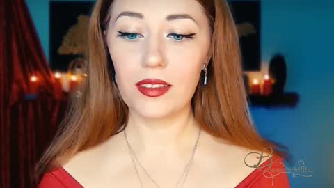 Snapshot of missbeverlymills chatting on 10-25-25, 03:58 The divine Beverly online show from 10-25-25, 03:58