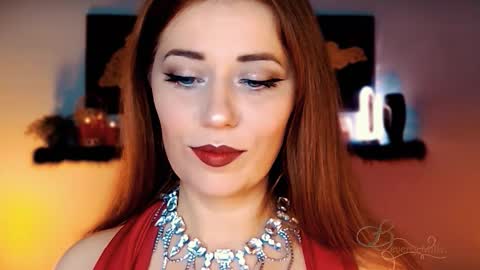 Snapshot of missbeverlymills chatting on 11-14-25, 03:49 The divine Beverly online show from 11-14-25, 03:49