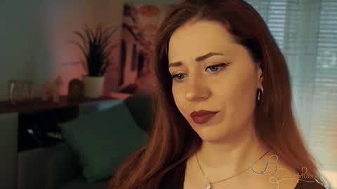 Snapshot of missbeverlymills chatting on 01-10-26, 08:05 The divine Beverly online show from 01-10-26, 08:05