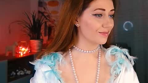 Snapshot of missbeverlymills chatting on 02-07-26, 05:55 The divine Beverly online show from 02-07-26, 05:55