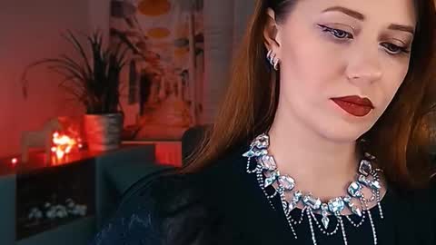 Snapshot of missbeverlymills chatting on 02-10-26, 05:33 The divine Beverly online show from 02-10-26, 05:33