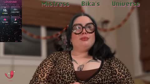 Snapshot of missbika chatting on 02-15-25, 06:33 Miss Bika online show from 02-15-25, 06:33