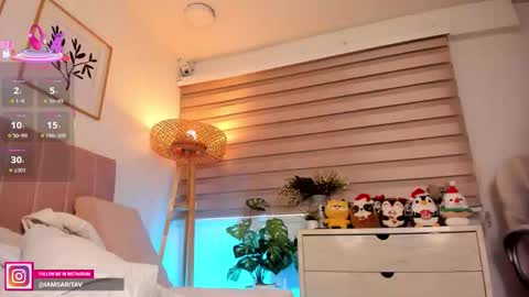 Sara Vanegas online show from 11-25-25, 01:11