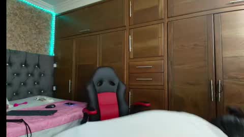 Brenda online show from 10-09-25, 04:21