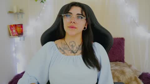 Missy Charlottte.  Hey remember to give me a thumbs up ty online show from 01-07-25, 01:38