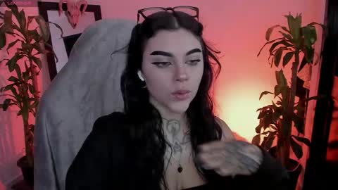 Missy Charlottte.  Hey remember to give me a thumbs up ty online show from 04-27-26, 05:16