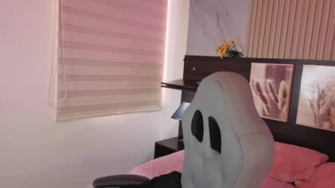 misscheelsee_as online show from 10-15-25, 02:50