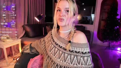 Chloe freelance model Please your thumbs up are important  online show from 12-06-24, 02:13