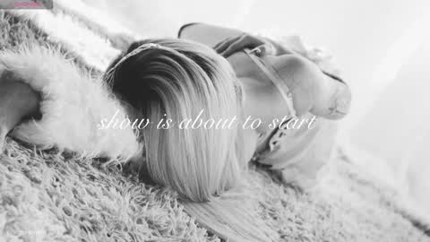 Chloe freelance model Please your thumbs up are important  online show from 03-20-26, 12:15