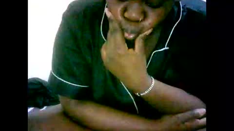 Snapshot of misscuteberry chatting on 10-24-25, 03:19 VAL online show from 10-24-25, 03:19