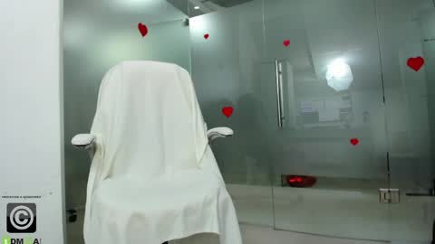 Snapshot of missdominna chatting on 05-09-26, 03:01 Miss Domina online show from 05-09-26, 03:01