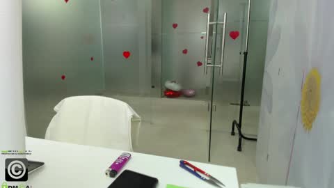Snapshot of missdominna chatting on 05-13-26, 02:53 Miss Domina online show from 05-13-26, 02:53