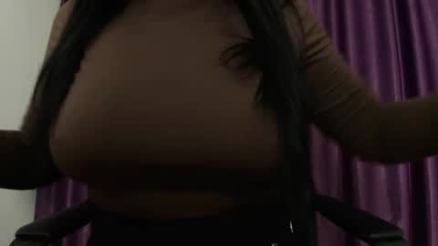 Snapshot of missdyaa chatting on 12-25-24, 11:31 Miss online show from 12-25-24, 11:31