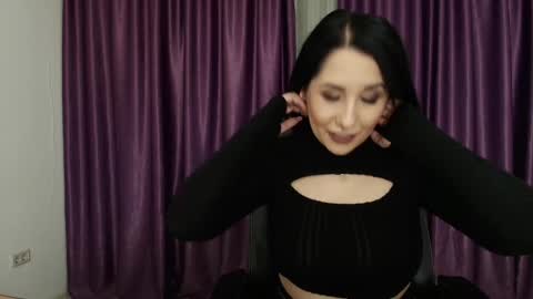 Snapshot of missdyaa chatting on 01-02-25, 09:28 Miss online show from 01-02-25, 09:28