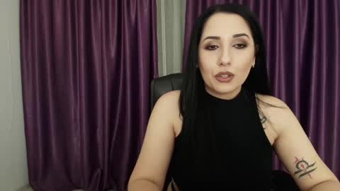 Snapshot of missdyaa chatting on 01-04-25, 02:35 Miss online show from 01-04-25, 02:35