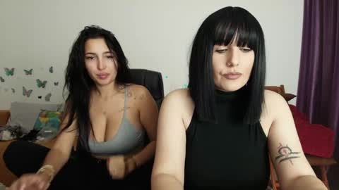 Snapshot of missdyaa chatting on 02-14-25, 06:29 Miss online show from 02-14-25, 06:29