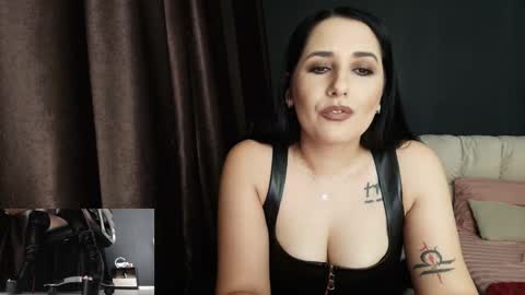 Snapshot of missdyaa chatting on 09-09-25, 09:36 Miss online show from 09-09-25, 09:36