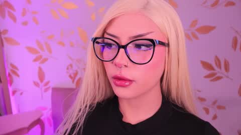 Snapshot of misselektra__ chatting on 01-14-26, 05:13 ELEKTRA online show from 01-14-26, 05:13