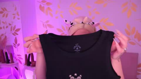 Snapshot of misselektra__ chatting on 02-11-26, 05:56 ELEKTRA online show from 02-11-26, 05:56