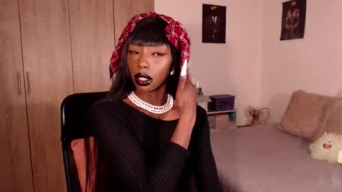 Emilie Diaz online show from 12-03-25, 11:14