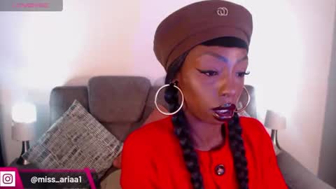 Snapshot of missemilie1 chatting on 06-09-26, 04:18 Emilie Diaz online show from 06-09-26, 04:18