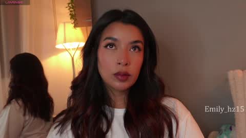 Snapshot of missemily_11 chatting on 05-11-26, 10:43 Yuliana online show from 05-11-26, 10:43
