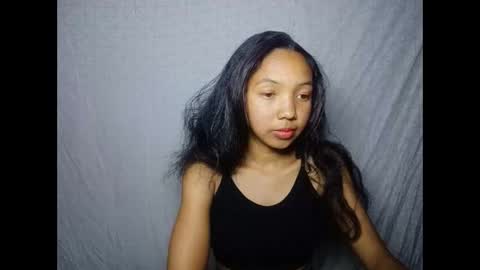 Snapshot of missfireangel chatting on 10-04-25, 10:35 MadagascarQueen online show from 10-04-25, 10:35