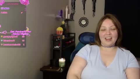 Snapshot of missfoxe12 chatting on 12-14-25, 11:31 missfoxe12 online show from 12-14-25, 11:31