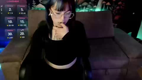 Luna online show from 09-27-25, 01:32