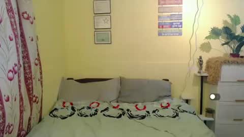 Snapshot of missindependent999 chatting on 11-25-25, 02:00 jj online show from 11-25-25, 02:00