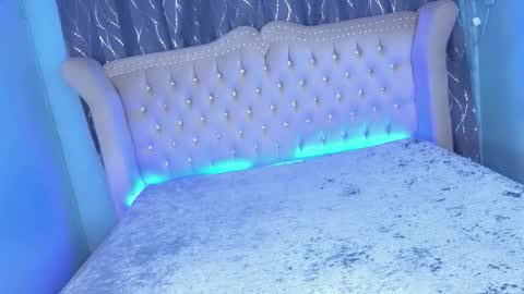 Snapshot of missionary_addiction_cumshot chatting on 10-11-25, 03:17 im your queen steffie online show from 10-11-25, 03:17