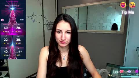 Snapshot of missis_sofiia chatting on 12-28-24, 01:06 Sofia online show from 12-28-24, 01:06