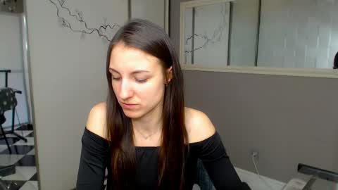 Snapshot of missis_sofiia chatting on 03-08-25, 06:54 Sofia online show from 03-08-25, 06:54