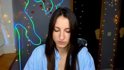 Snapshot of missis_sofiia chatting on 09-12-25, 12:05 Sofia online show from 09-12-25, 12:05