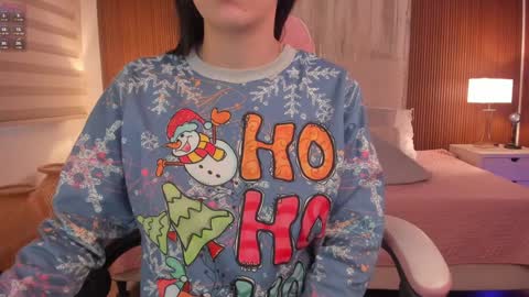 Snapshot of missisabella1 chatting on 12-27-24, 11:39 Bella Castillo online show from 12-27-24, 11:39