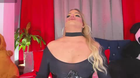 kassandra lazcano online show from 04-26-26, 01:03