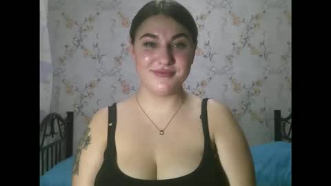 Snapshot of misskiss878 chatting on 10-15-25, 01:39 Lisa online show from 10-15-25, 01:39