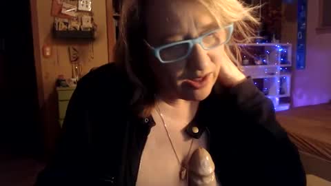 Snapshot of misskittyfox chatting on 02-05-25, 05:20 MissKittyFox online show from 02-05-25, 05:20