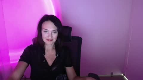 Snapshot of misskristyyy chatting on 09-29-25, 11:37 Christina online show from 09-29-25, 11:37