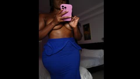 Snapshot of missksavage chatting on 06-11-26, 06:50 Miss K online show from 06-11-26, 06:50