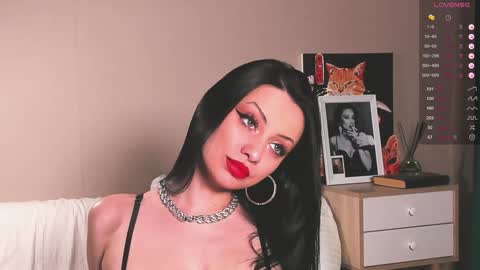 Snapshot of misslecter chatting on 12-13-24, 10:13 Goddess Margot online show from 12-13-24, 10:13