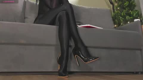 Snapshot of misslecter chatting on 12-14-25, 12:27 Goddess Margot online show from 12-14-25, 12:27