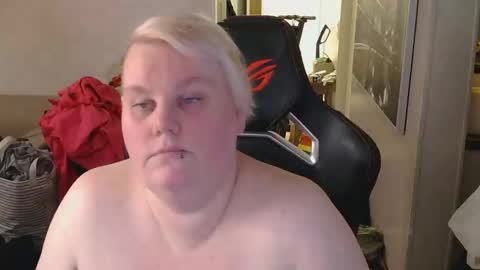 Snapshot of misslj90 chatting on 04-15-26, 08:20 misslj90 online show from 04-15-26, 08:20