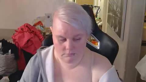 Snapshot of misslj90 chatting on 04-16-26, 07:25 misslj90 online show from 04-16-26, 07:25