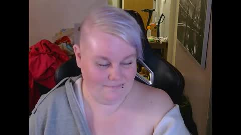 Snapshot of misslj90 chatting on 04-19-26, 06:54 misslj90 online show from 04-19-26, 06:54