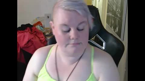 Snapshot of misslj90 chatting on 04-22-26, 09:16 misslj90 online show from 04-22-26, 09:16