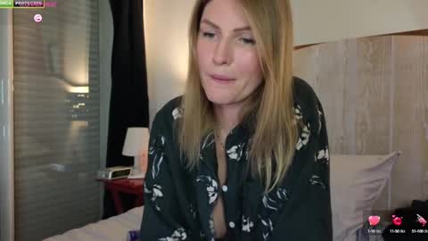 Misslucci online show from 02-17-25, 05:53